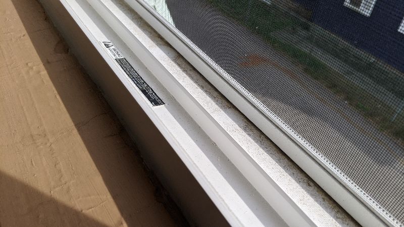 https://masslandlords.net/wp-content/uploads/how-to-install-a-window-air-conditioner-the-problem-with-vinyl-windows-air-sealing-lips-wide.jpg